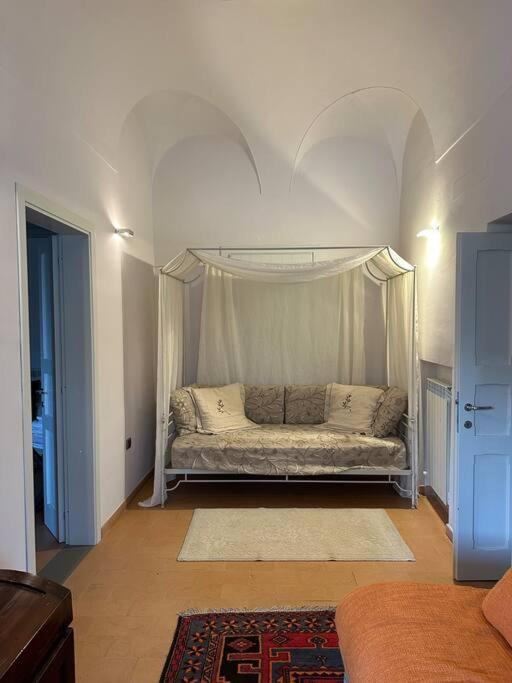 I Tre Re, Arte E Storia. Apartment Fossombrone Luaran gambar