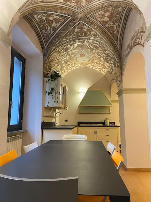I Tre Re, Arte E Storia. Apartment Fossombrone Luaran gambar